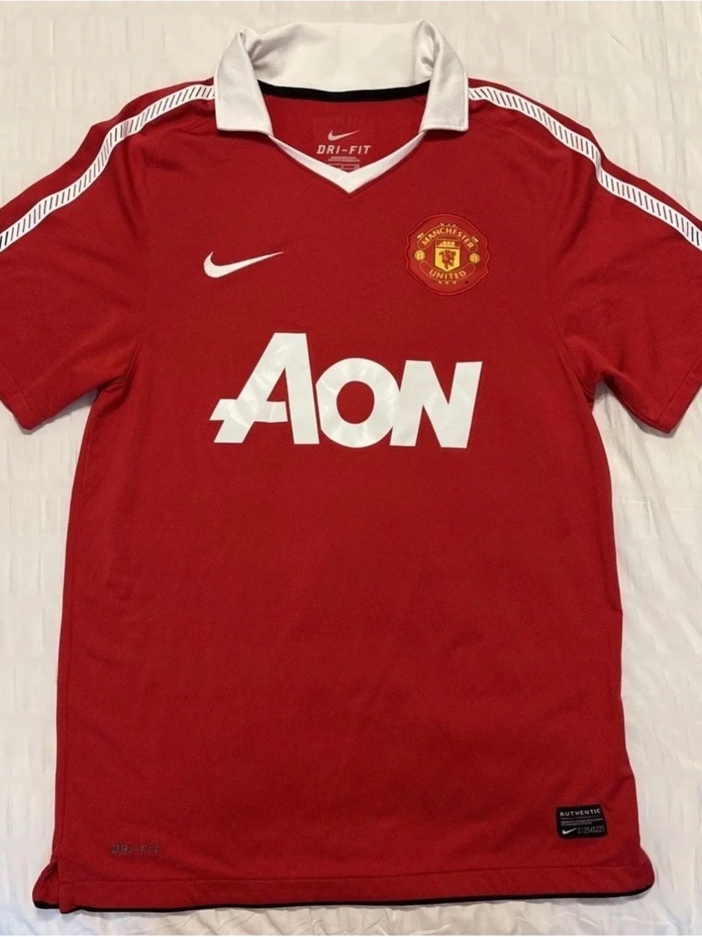 Manchester United Men’s S 2010/2011 AON Home Football Soccer Short Sleeve Jersey